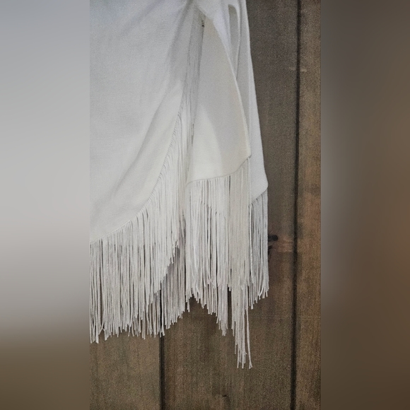 12th TRIBE Rosalina Fringe faux wrap white mini skirt. Size small NWOT - Picture 11 of 15